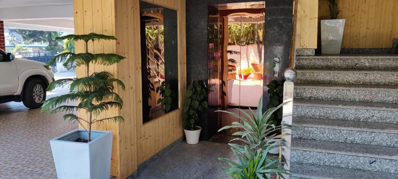 Hotel Maira 데라둔 외부 사진