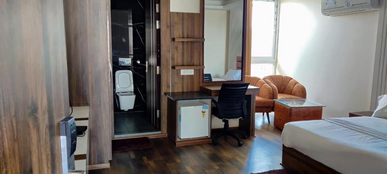 Hotel Maira 데라둔 외부 사진